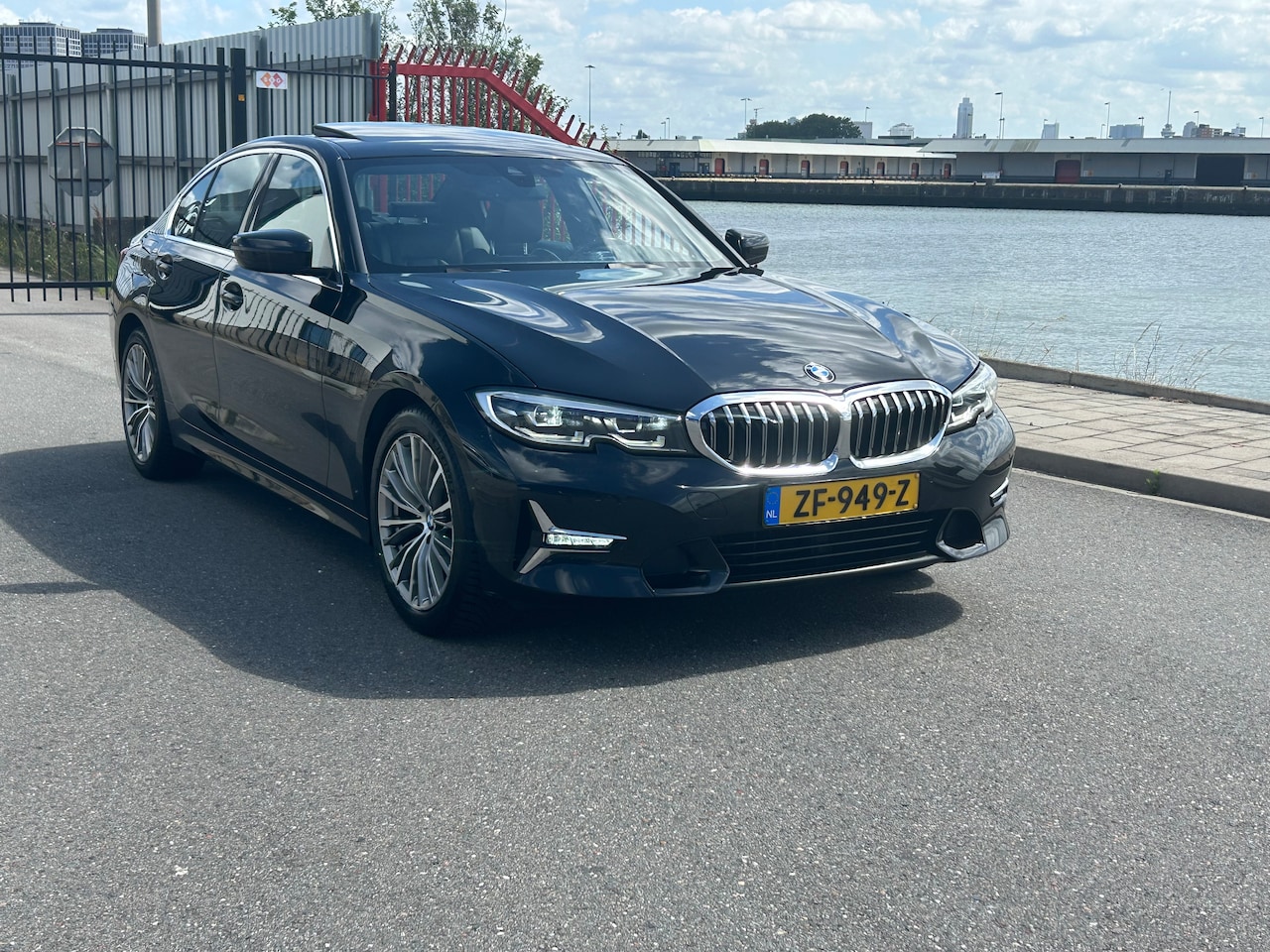 BMW 3-serie - 320i High Executive Edition AUT CAMERA NAVI LEDER LED SCHUIFDAK - AutoWereld.nl