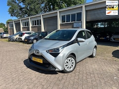 Toyota Aygo - 1.0 VVT-i x-play Airco/ Carplay/ Camera/ NAP