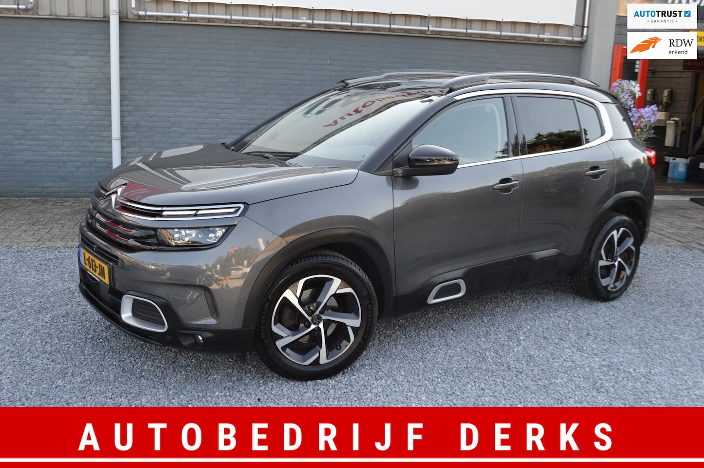 Citroën C5 Aircross - 1.6 PureTech Shine AUT Navi Panorama Trekhaak Nieuwstaat Bj 2020 - AutoWereld.nl