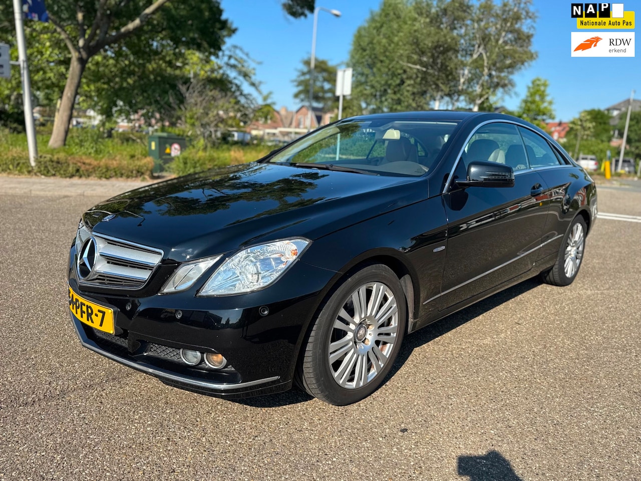 Mercedes-Benz E-klasse Coupé - 200 CGI Elegance / ketting.vervangen / leder / navi / cruise.cont / airco / elek.pakket / - AutoWereld.nl