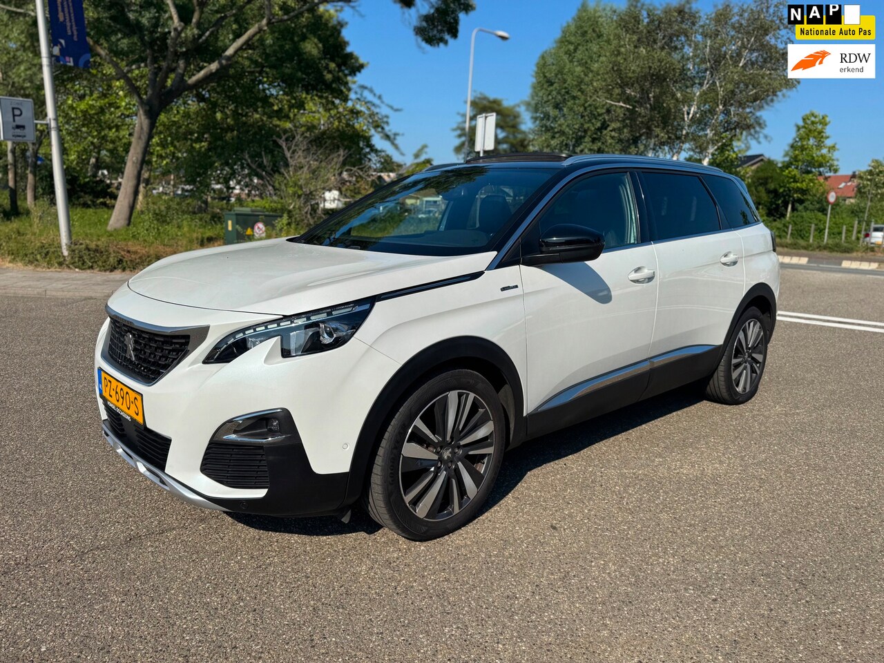 Peugeot 5008 - 1.6 e-THP GT-Line met alle denkbare optie's.................. - AutoWereld.nl