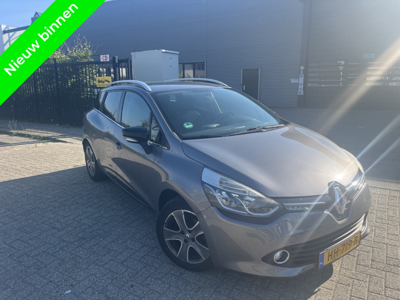 Renault Clio Estate - 1.5 dCi Night&Day Bleut Parksensor Camera - AutoWereld.nl