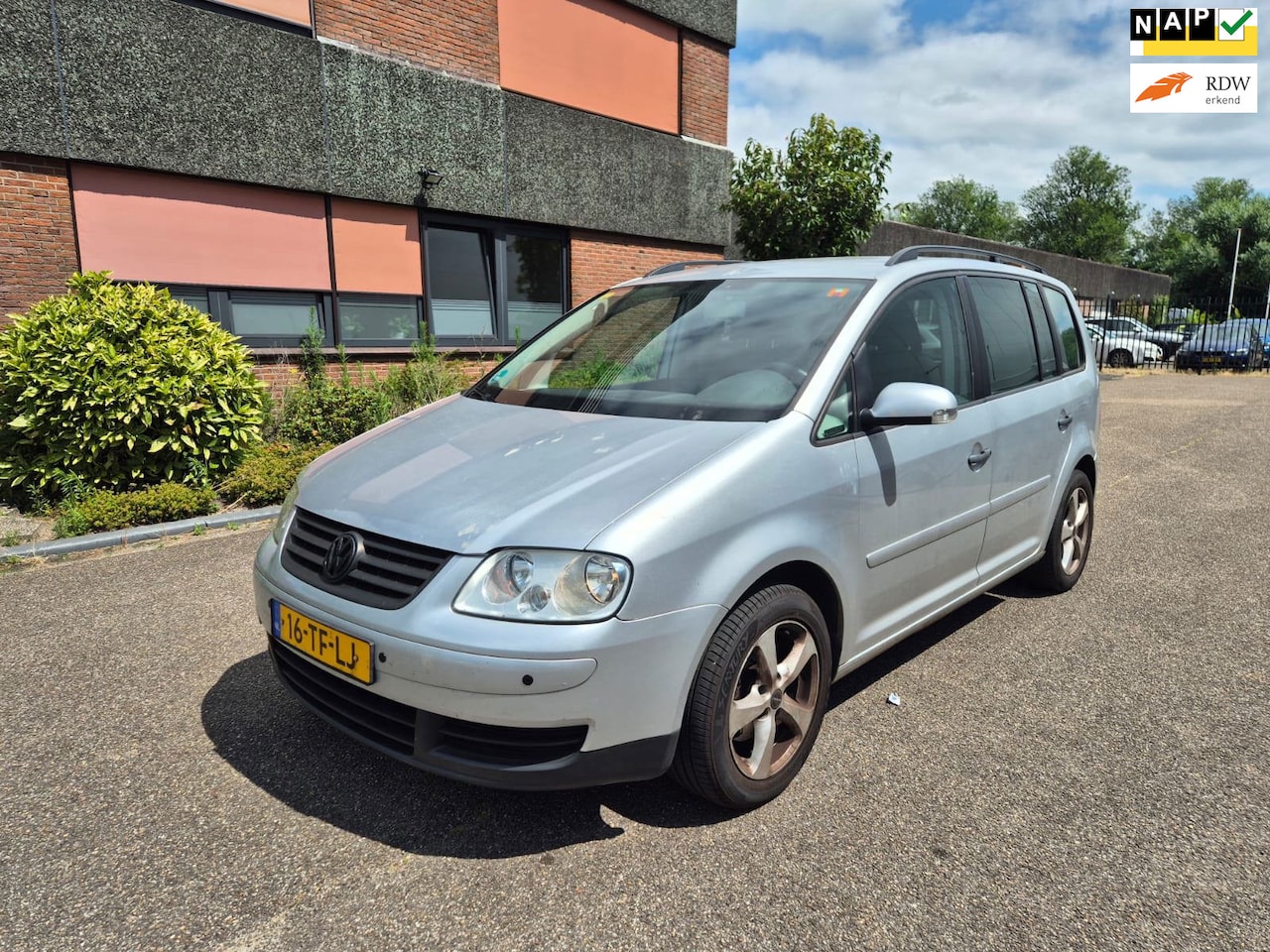 Volkswagen Touran - 1.6-16V FSI Optive TrekhaakIBoekjes|N.AP - AutoWereld.nl