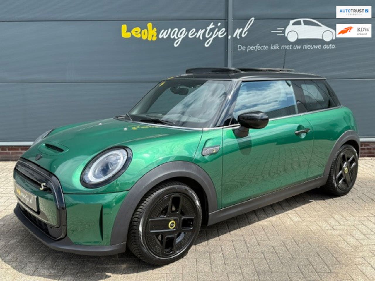 MINI Electric - Collection *panoramadak *p-camera *cruise *pdc - AutoWereld.nl