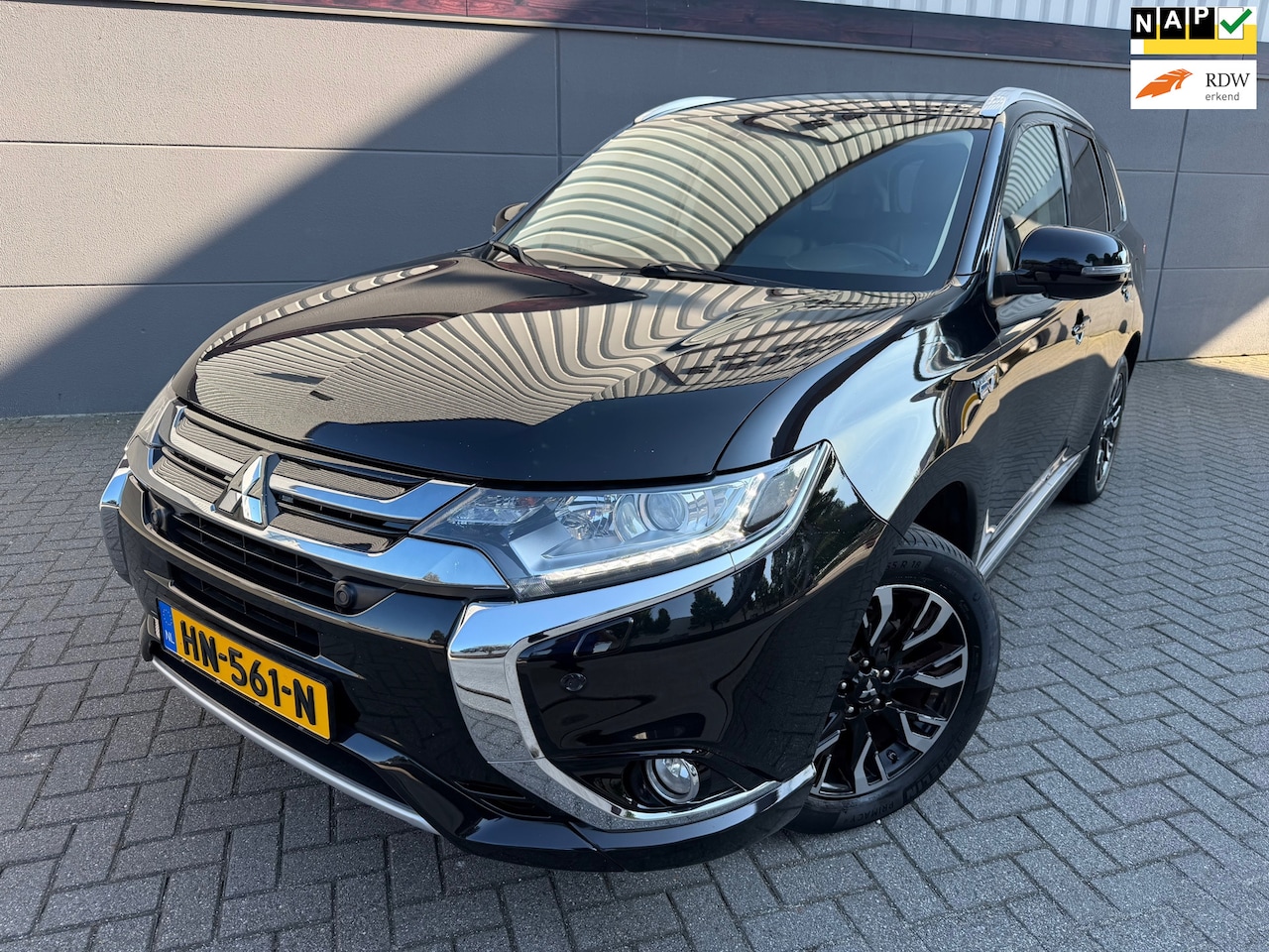 Mitsubishi Outlander - 2.0 PHEV Executive Edition*Camera*StoelVerwarming*ParkSensoren*Climat-Airco*Cruise*NEW-APK - AutoWereld.nl
