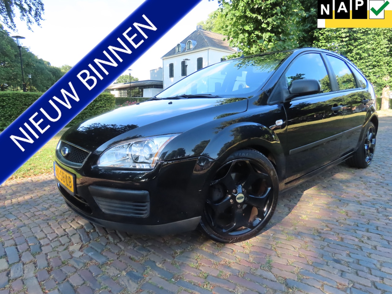Ford Focus - 1.6-16V Champion Airco Cruisecontrol 18 Ich ST Velgen 5 Drs ***Apk t/m 1-7-2027*** - AutoWereld.nl