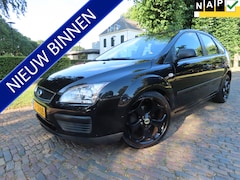 Ford Focus - 1.6-16V Champion Airco Cruisecontrol 18 Ich ST Velgen 5 Drs *Apk t/m 1-7-2027