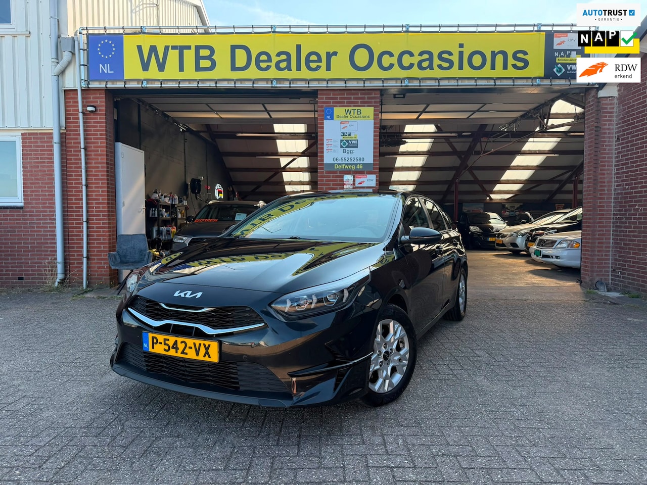 Kia Cee'd - Ceed 1.0 T-GDi DynamicLine, Camera, Navi, Fab. Garantie, Airco, Parkeer sensoren, APK tot - AutoWereld.nl