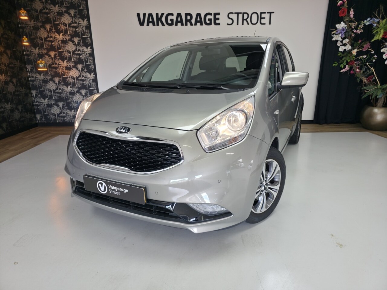 Kia Venga - 1.4 CVVT Dyn.PlusL | cruise | navi | BT | trekh | voll.dealer oh - AutoWereld.nl