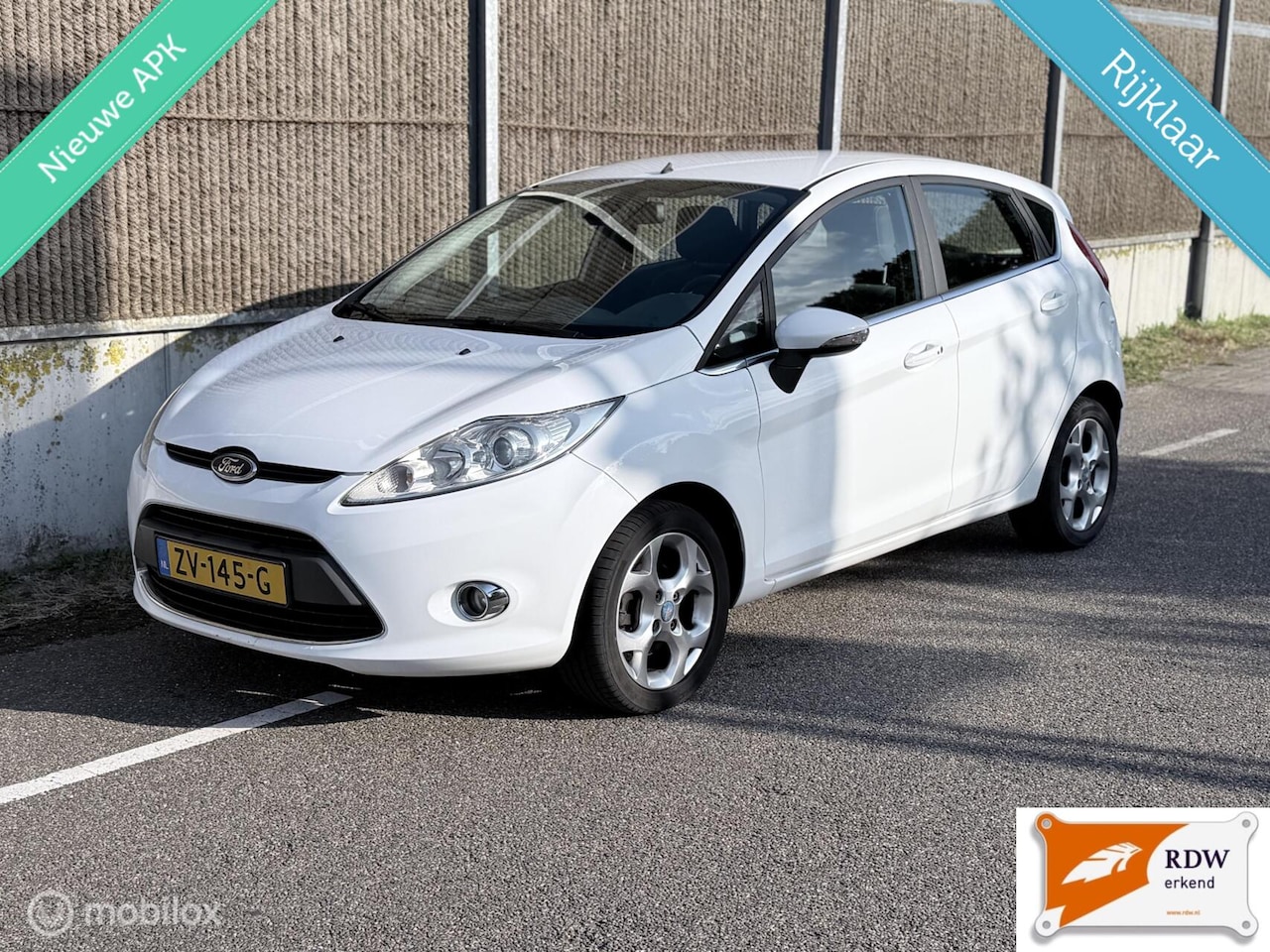 Ford Fiesta - 1.6 Ghia KEYLESS ENTRY&START/ AIRCO/LM VELGEN - AutoWereld.nl