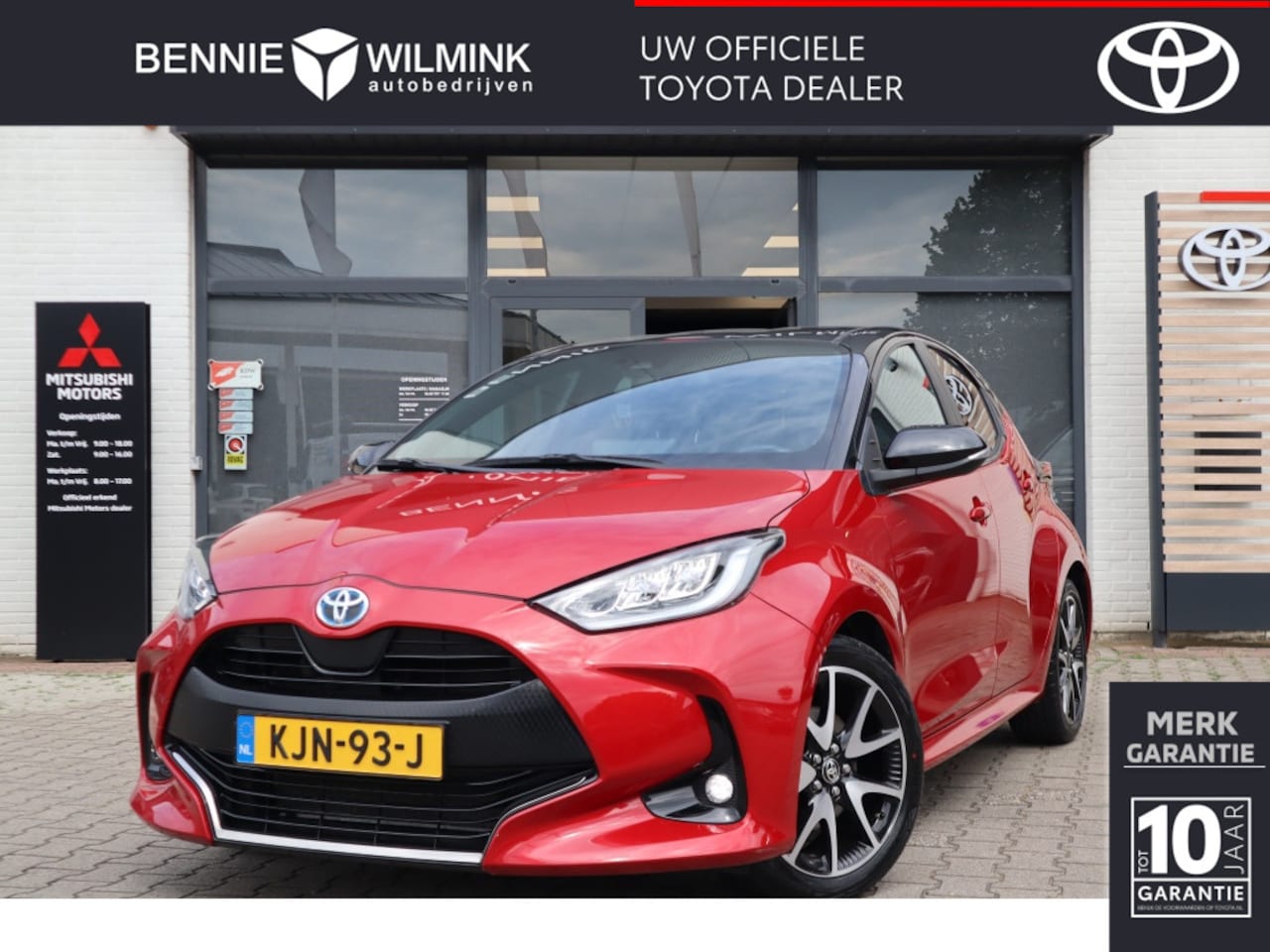 Toyota Yaris - 1.5 Hybrid Executive Bi-tone | Half leder - AutoWereld.nl
