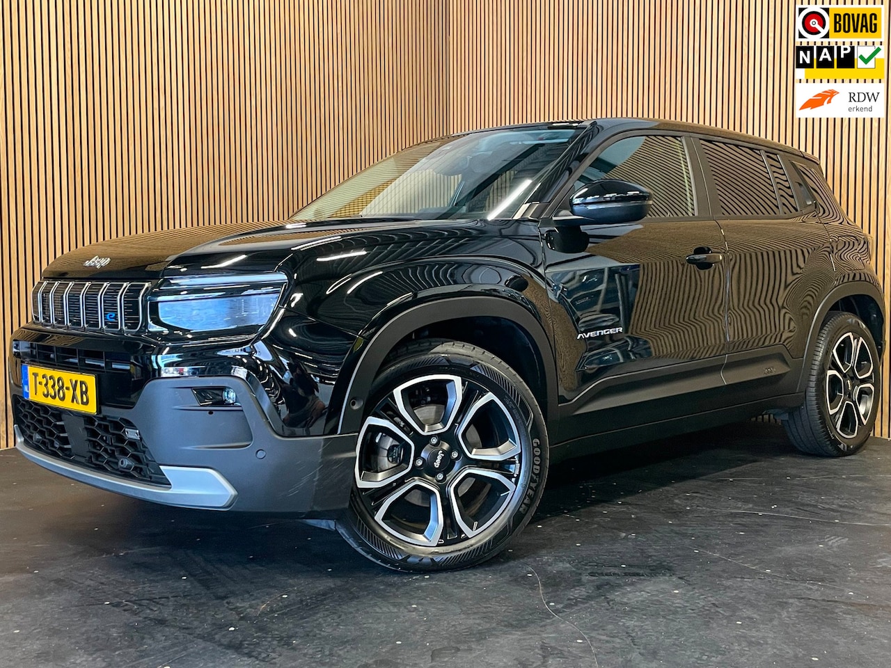 Jeep Avenger - 54 kWh|95% SOH|BLACK EDITION|ELEK.A-KLEP|ACC|CAMERA|CARPLAY|ANDROID AUTO|STOELVERW.|PDC V+ - AutoWereld.nl