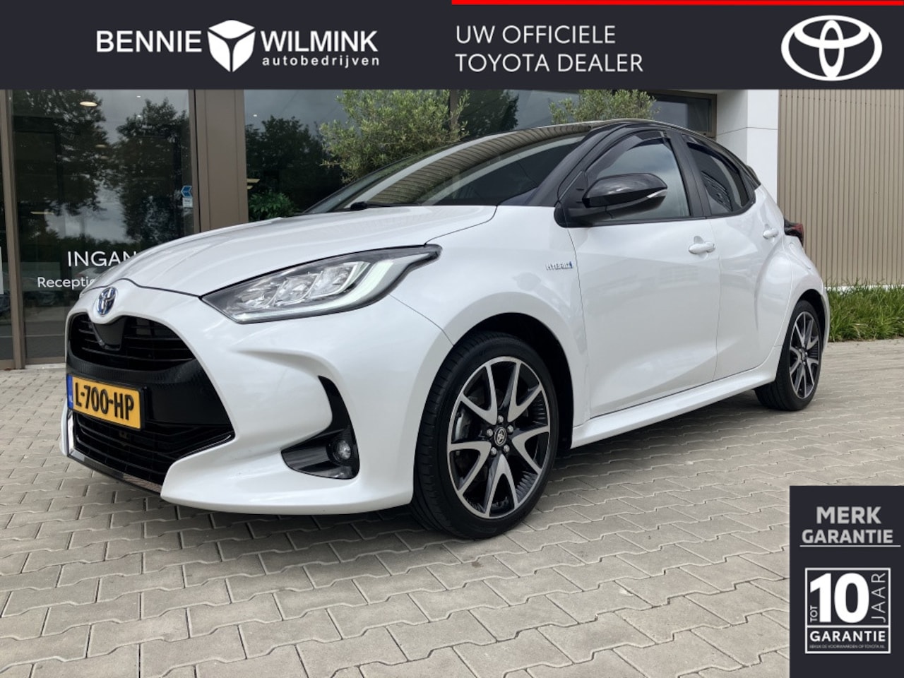 Toyota Yaris - 1.5 Hybride Selection | Bi-Tone | Apple Car-play | Stoelverw - AutoWereld.nl