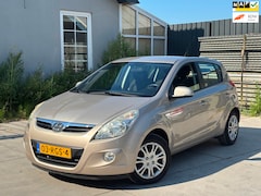Hyundai i20 - 1.4i i-Motion | Volledig dealer onderhouden | Airco | El. Ramen | Trekhaak | NAP | Ruime A