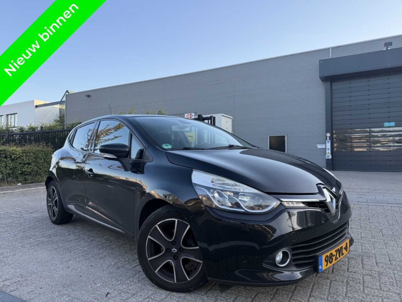 Renault Clio - 1.5 dCi Pano|Clima|Crusie|Sensoren - AutoWereld.nl