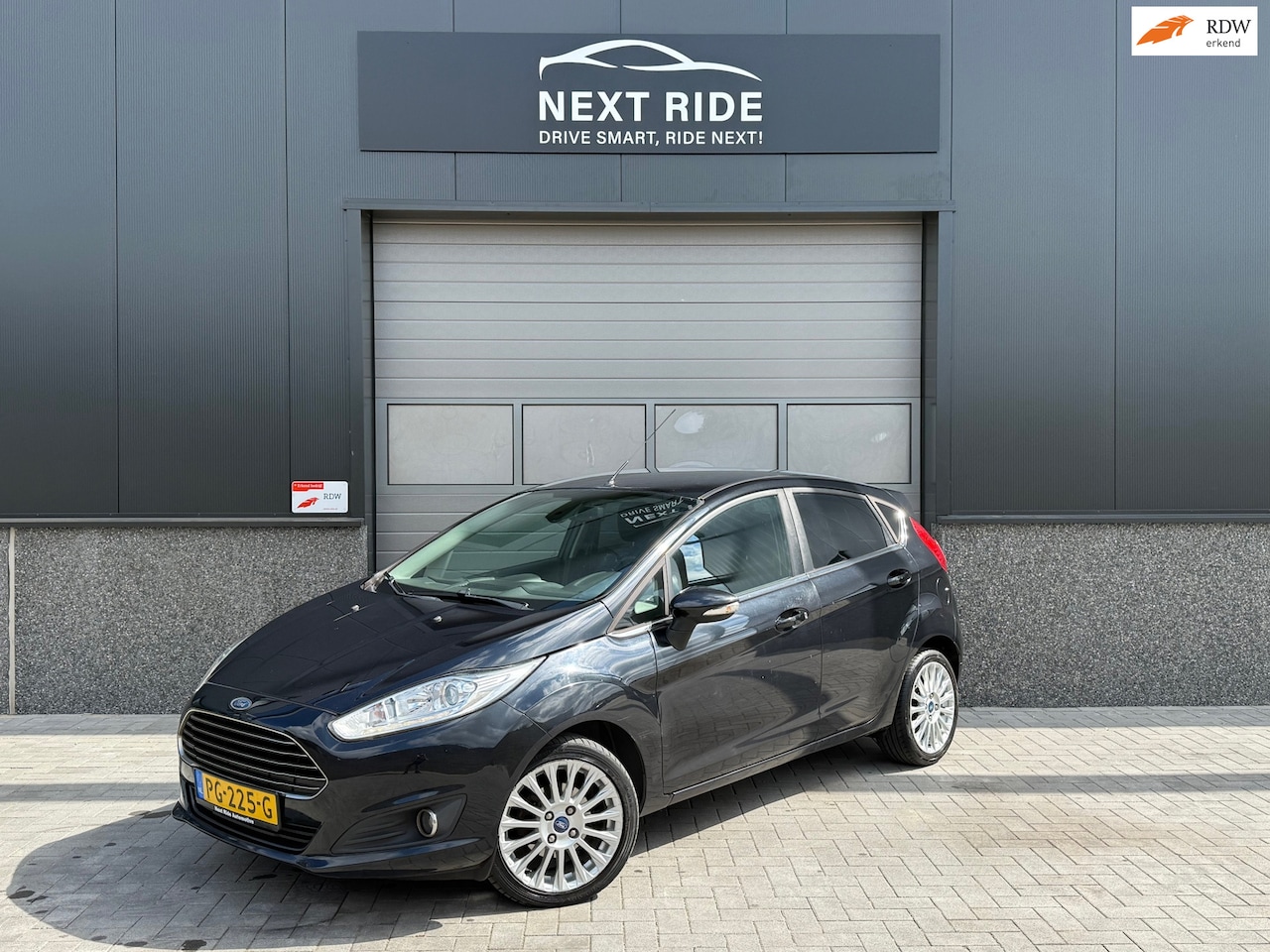 Ford Fiesta - 1.0 EcoBoost Titanium|Start/Stop|Airco|Voor/Achterruit verw|Trekhaak|Sfeerverlichting|Nieu - AutoWereld.nl