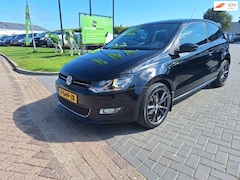 Volkswagen Polo - 1.2 TSI Highline / Keurige auto / Nieuwe APK bij aflevering