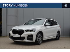 BMW X1 - xDrive25e M Sport Automaat / Panoramadak / Sportstoelen / Comfort Access / Achteruitrijcam