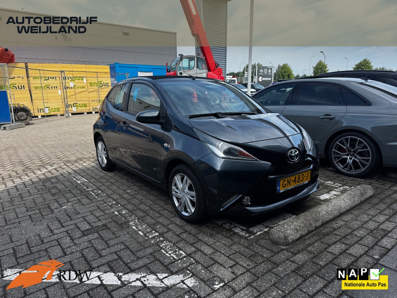 Toyota Aygo - 1.0 VVT-i x-wave AUTOMAAT OPENDAK I 2de eig. I Camera I Open-dak I NL-auto I Trekhaak I Na - AutoWereld.nl