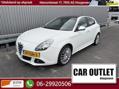 Alfa Romeo Giulietta - 1.4 T Distinctive Pano AUTOMAAT LM Navi --Inruil Mogelijk
