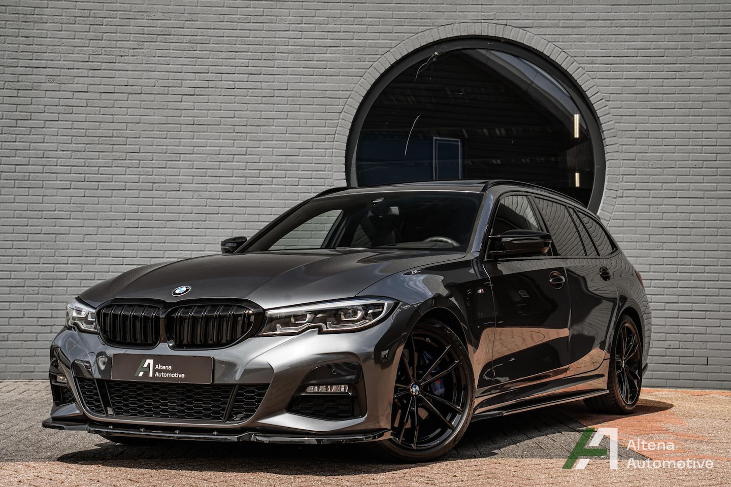 BMW 3-serie Touring - 330i High Executive M-sport, Maxton, panoramadak, leder, head-up, 19 inch, harman kardon - AutoWereld.nl