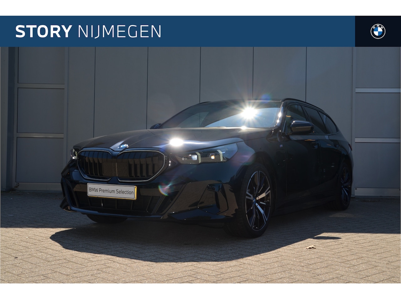 BMW 5-serie Touring - 530e M Sport Automaat / Trekhaak / Panoramadak / Comfort Access / Stoelventilatie / Adapti - AutoWereld.nl