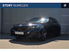 BMW 5-serie Touring - 530e M Sport Automaat / Trekhaak / Panoramadak / Comfort Access / Stoelventilatie / Adapti