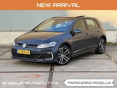 Volkswagen Golf - 1.4 TSI PHEV GTE panorama, Carplay, cruise
