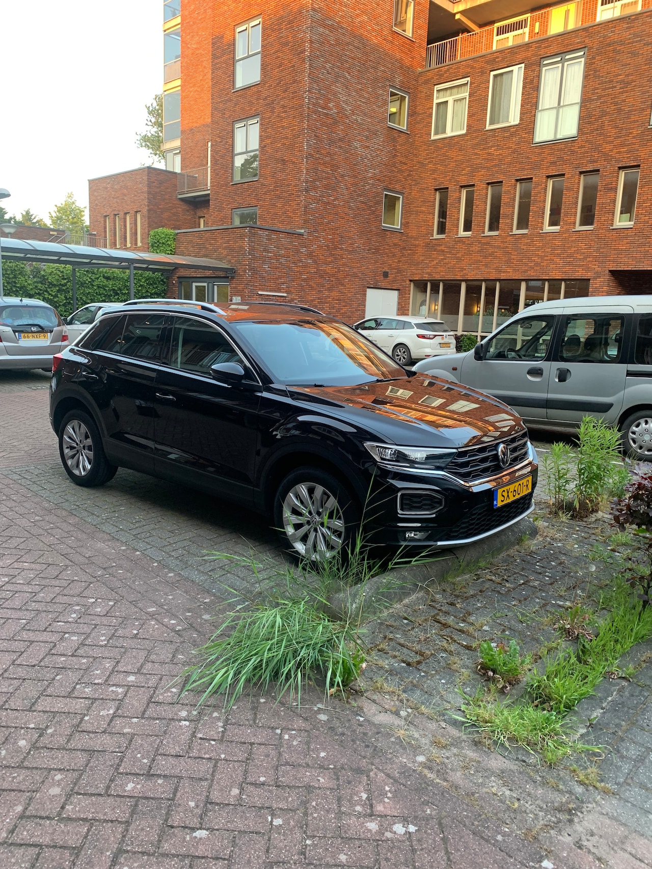 Volkswagen T-Roc - 1.0 TSI Style 2e eigenaar | dealeronderhouden - AutoWereld.nl