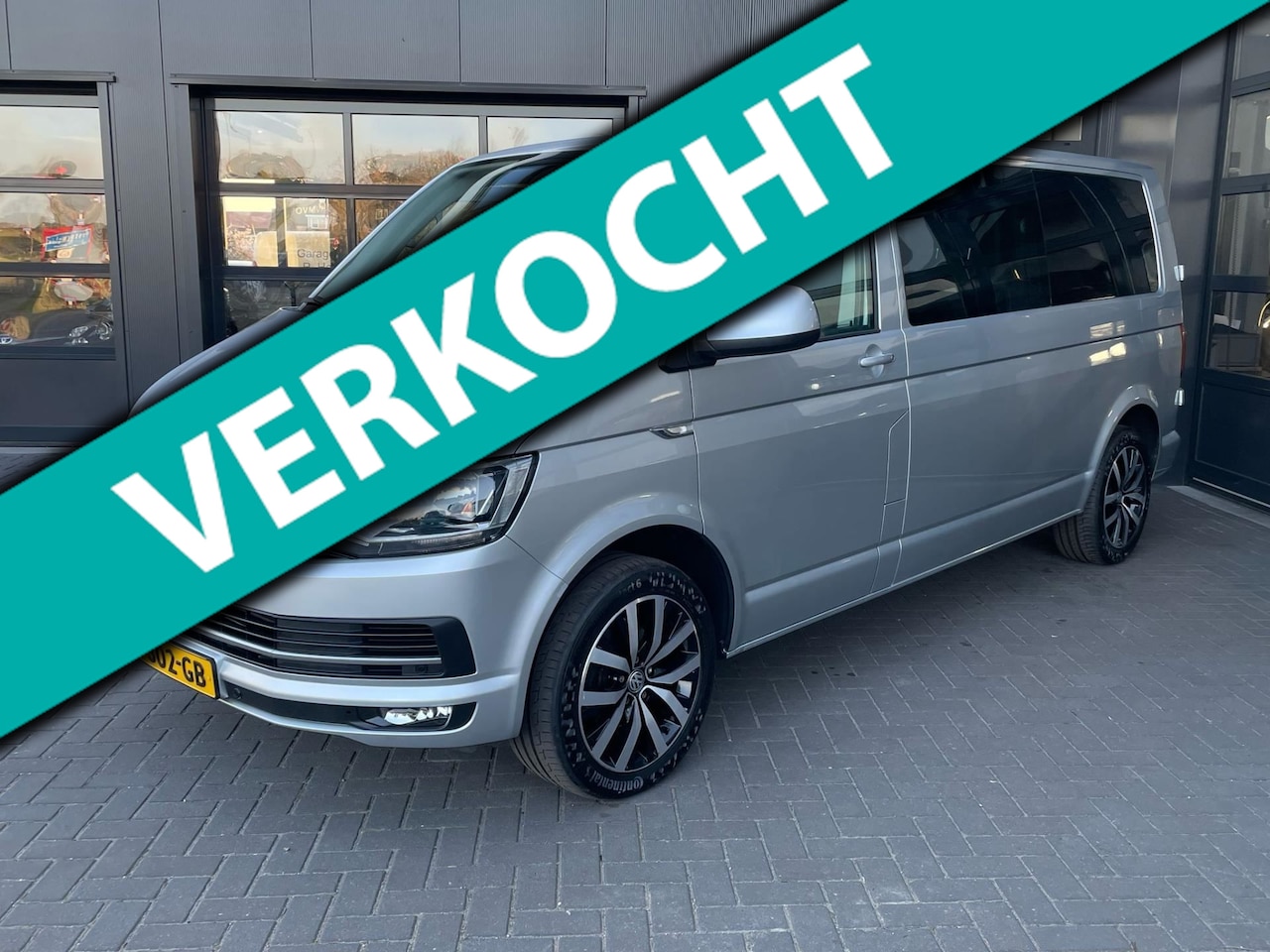 Volkswagen Transporter - 2.0 TDI L2H1 DC Highline | 6 Persoons - AutoWereld.nl