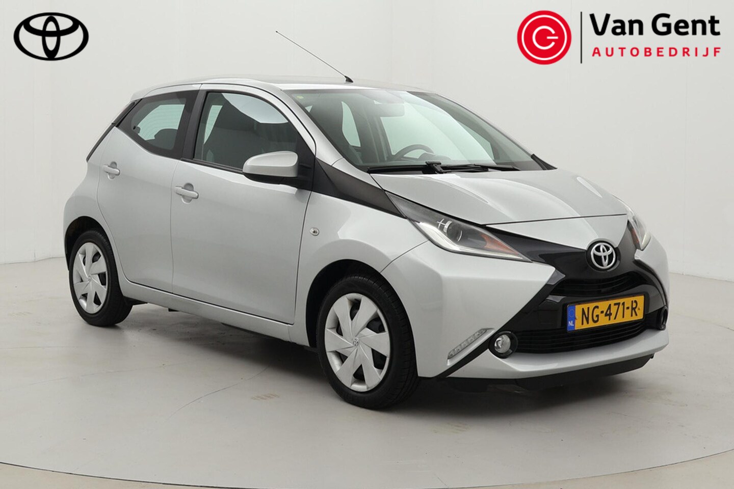 Toyota Aygo - 1.0 VVT-i x-play | Airco | Camera | Bluetooth - AutoWereld.nl