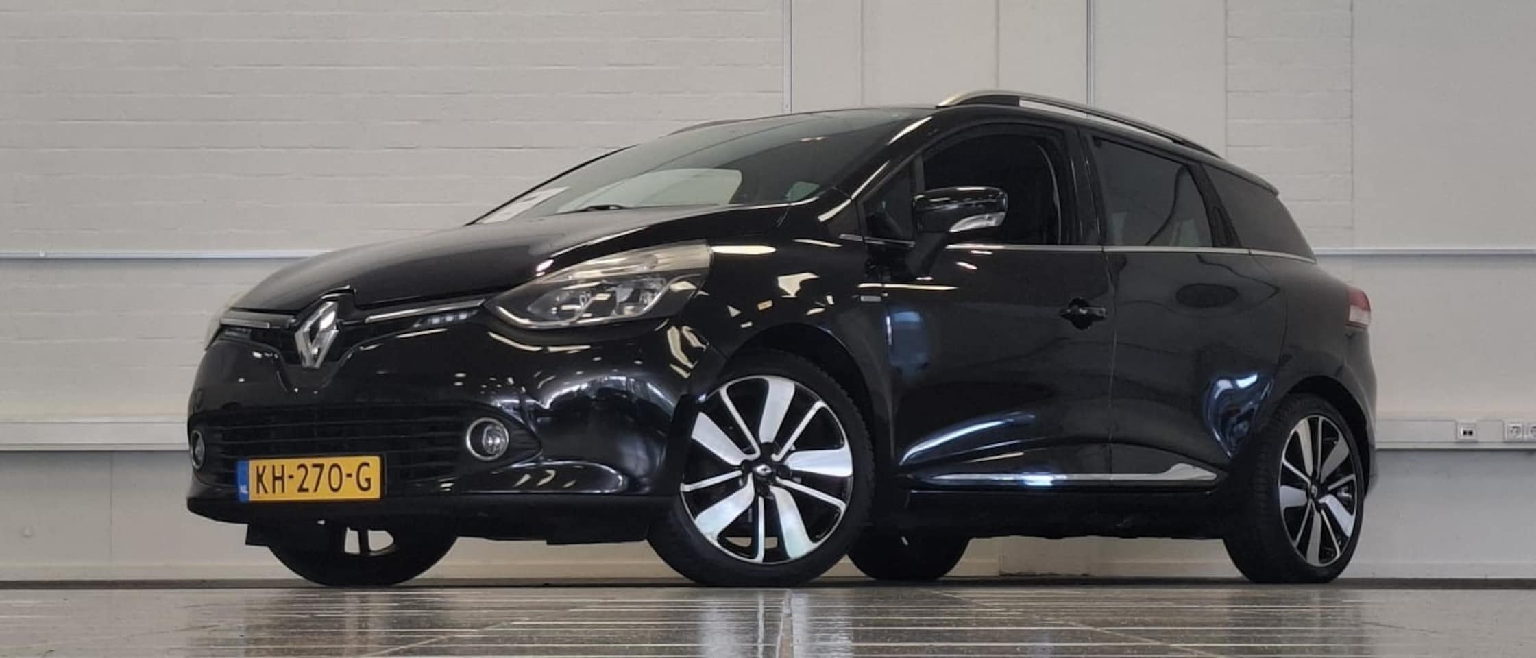 Renault Clio Estate - 0.9 TCe Limited Trekhaak Navigatie 19" LM velgen Nieuwe APK Garantie - AutoWereld.nl