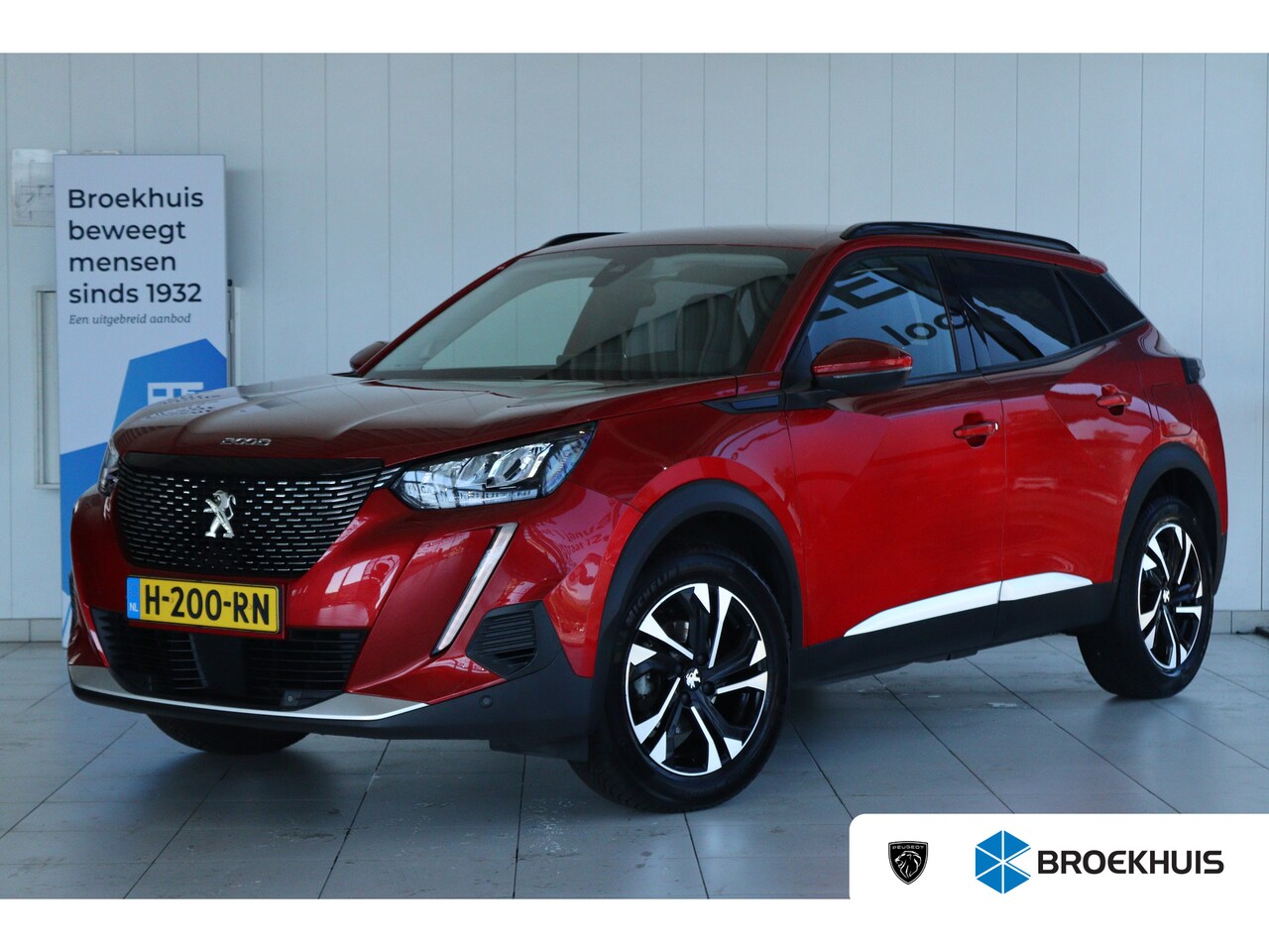 Peugeot 2008 - 1.2 Turbo Allure | Adapt. Cruise | Trekhaak | Camera | Keyless | LED | Navi | Carplay | Cl - AutoWereld.nl