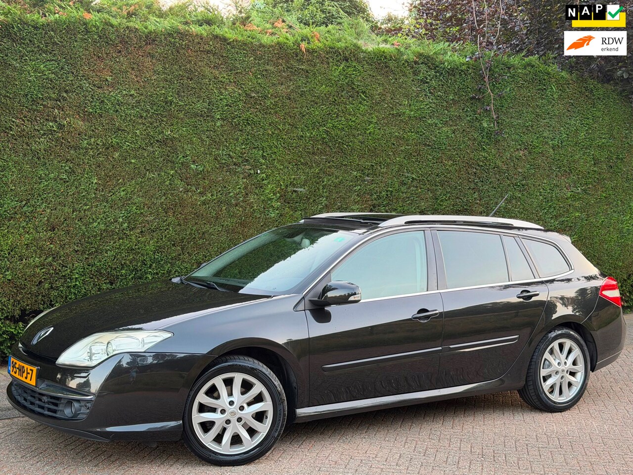Renault Laguna Estate - 2.0 16V RIJDSUPER/PANO/XENON/AIRCO/APK - AutoWereld.nl