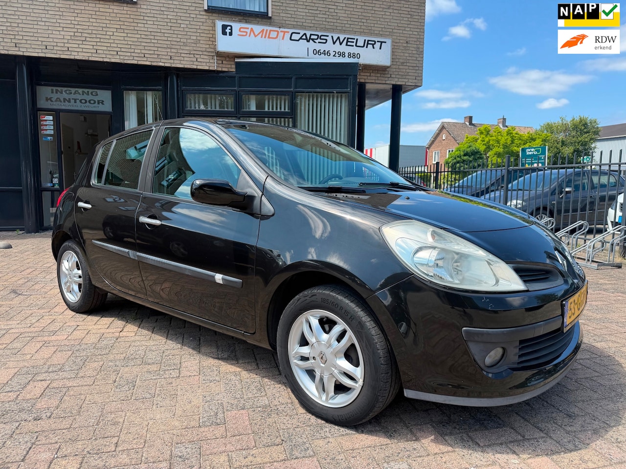 Renault Clio - 1.6-16V Dynamique Automaat Dealer onderhouden - AutoWereld.nl