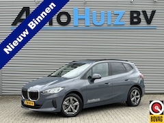 BMW 2-serie Active Tourer - 218i Trekhaak Panoramadak Stuurwielverwarming Stoelverwarming LED Achteruitrijcamera Keyle