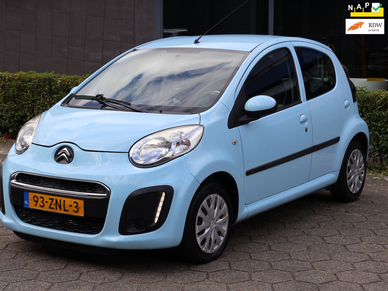 Citroën C1 - 1.0 Collection|Carplay|Camera|Nav|Airco|Trekhaak - AutoWereld.nl