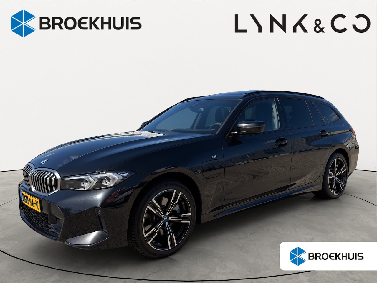 BMW 3-serie Touring - 330e | SoH 94% | 360 camera | Panoramadak | Cruise control adaptief | Verwarmd stuurwiel e - AutoWereld.nl