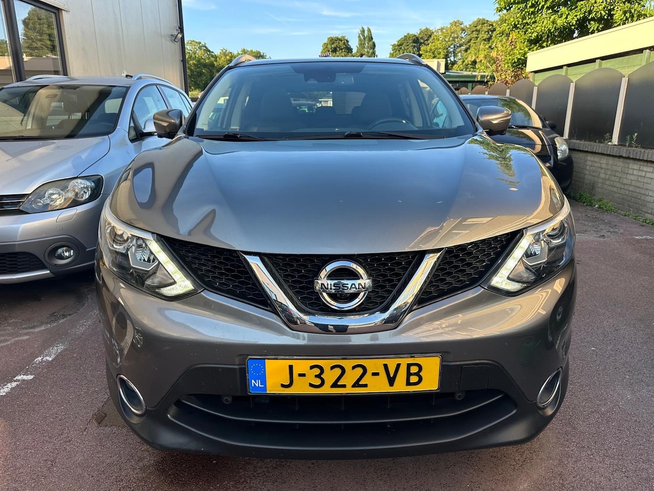 Nissan Qashqai - 1.2 Premier Edition Panorama leder Camera PDC - AutoWereld.nl