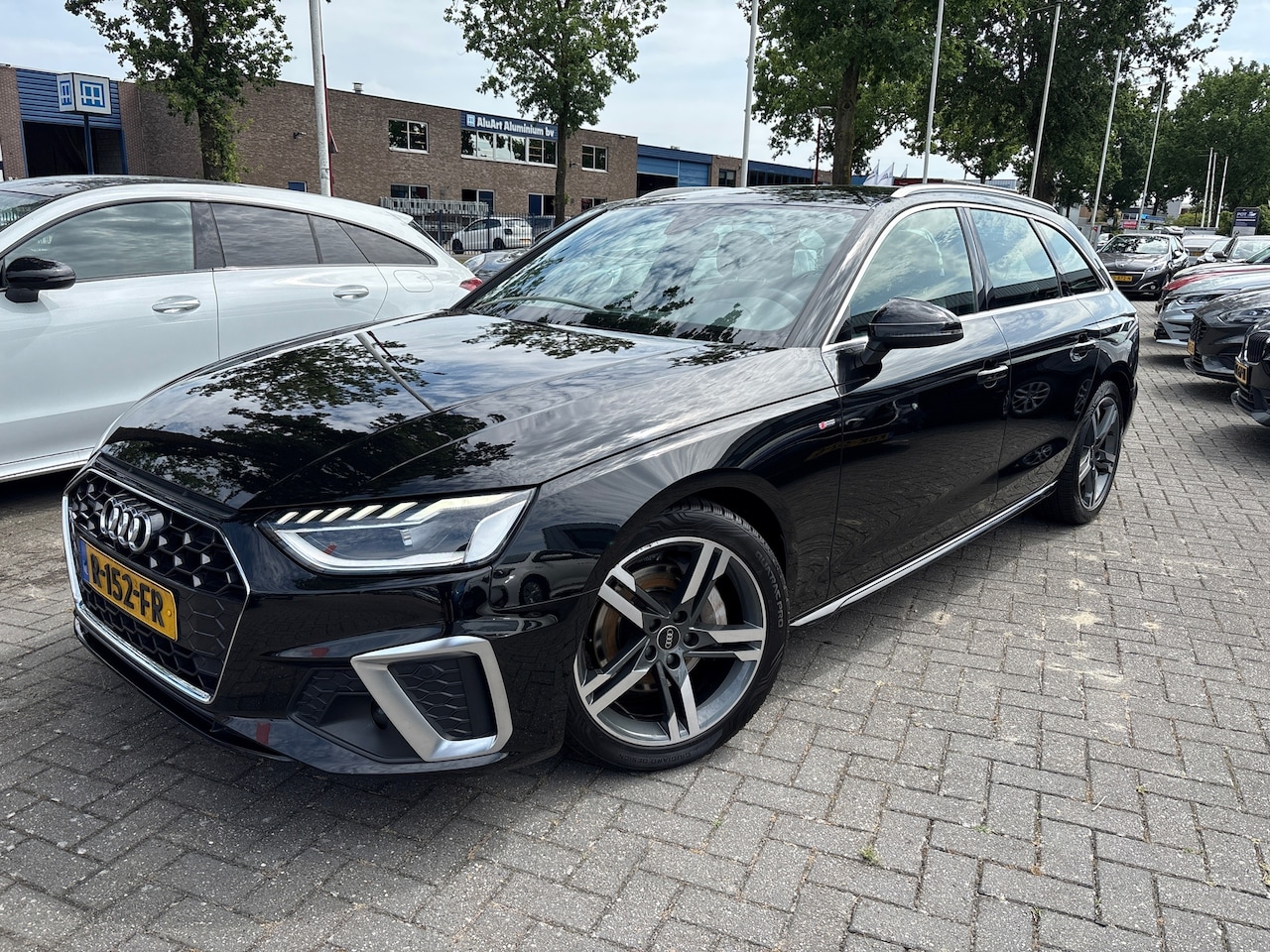 Audi A4 Avant - 40 TFSI quattro S edition / S-line / virtual / trekhaak / carplay / dealer ond, - AutoWereld.nl