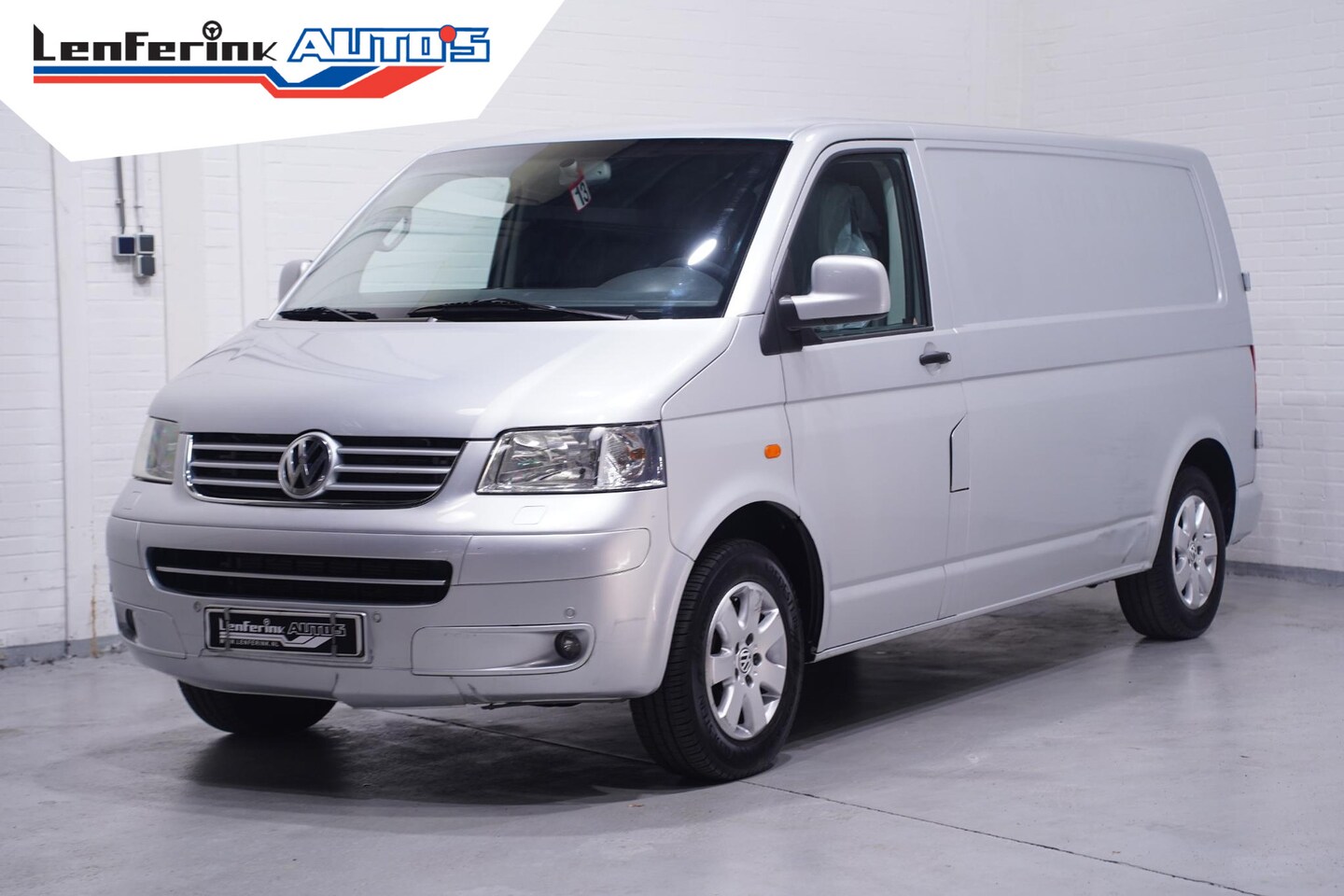 Volkswagen Transporter - 2.5 TDI 130 pk Lang 5 Cilinder Youngtimer Airco Cruise Control, Trekhaak 2.500 kg, 2-Zits - AutoWereld.nl