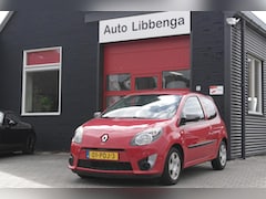 Renault Twingo - 1.2-16V Collection AIRCO / STUURBEKR. / CENTR.VERGR. / ACHTERSPOILER / APK TOT 07-2027