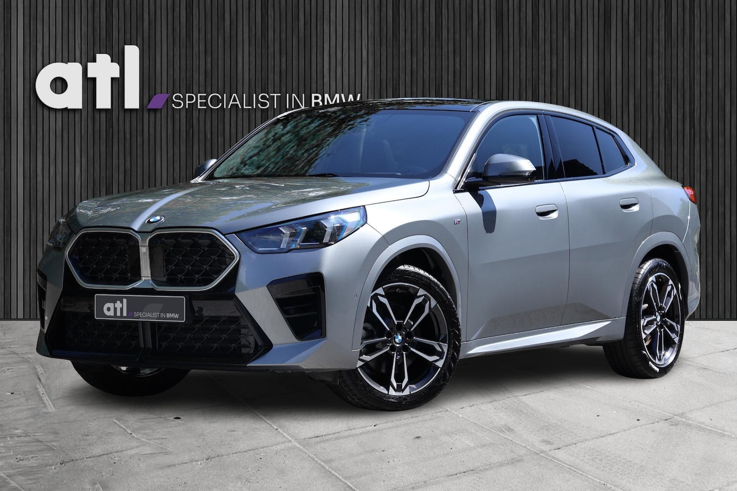 BMW X2 - sDrive20i Launch Edition M-Sport | Pano | HUD | Harman Kardon | 360 Camera | Iconic Grille - AutoWereld.nl