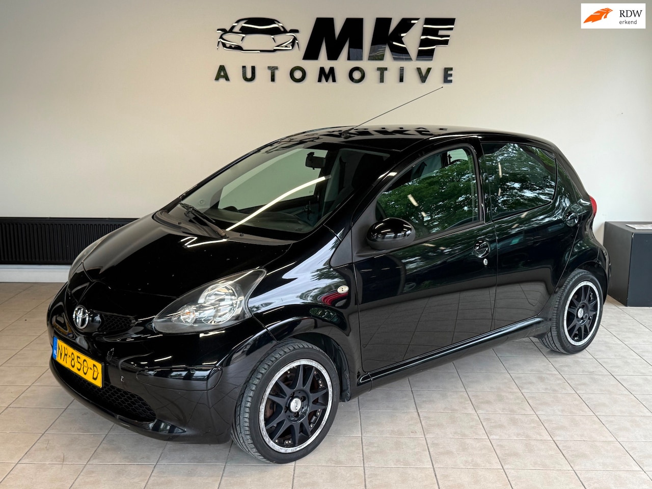 Toyota Aygo - 1.0-12V 5D 2006 Airco/Elektr Pakket/LMV/NWE APK! - AutoWereld.nl