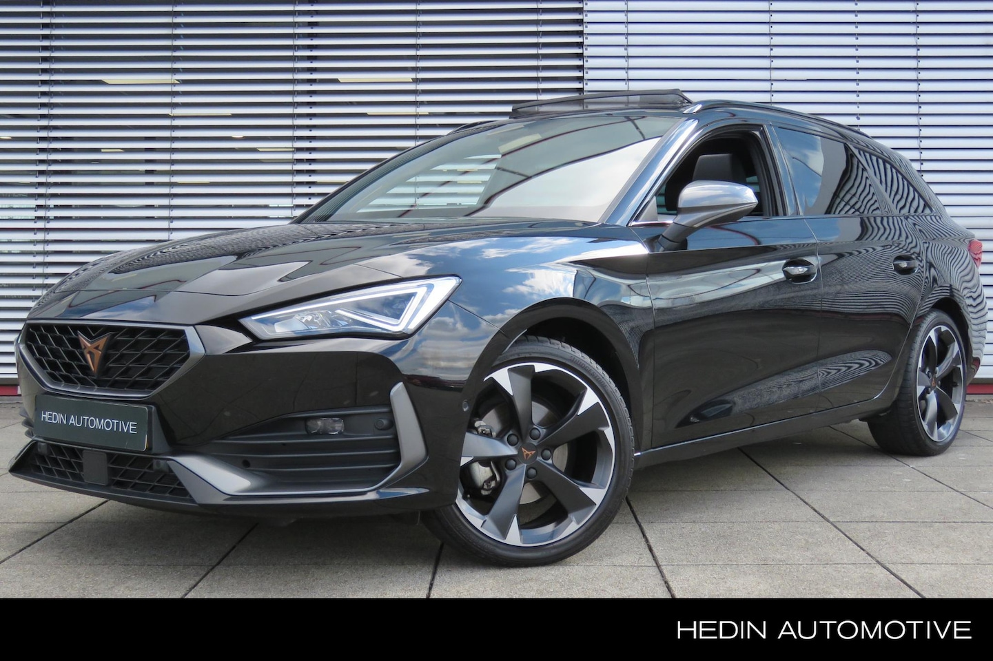 CUPRA Leon Sportstourer - 1.5 eTSI | Schuif/kanteldak | Apple Carplay / Android Auto | BEATS audio | Camera + sensor - AutoWereld.nl