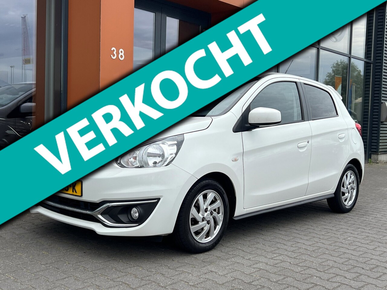 Mitsubishi Space Star - 1.0 Active|Airco|Navigatie|Carplay|NAP - AutoWereld.nl