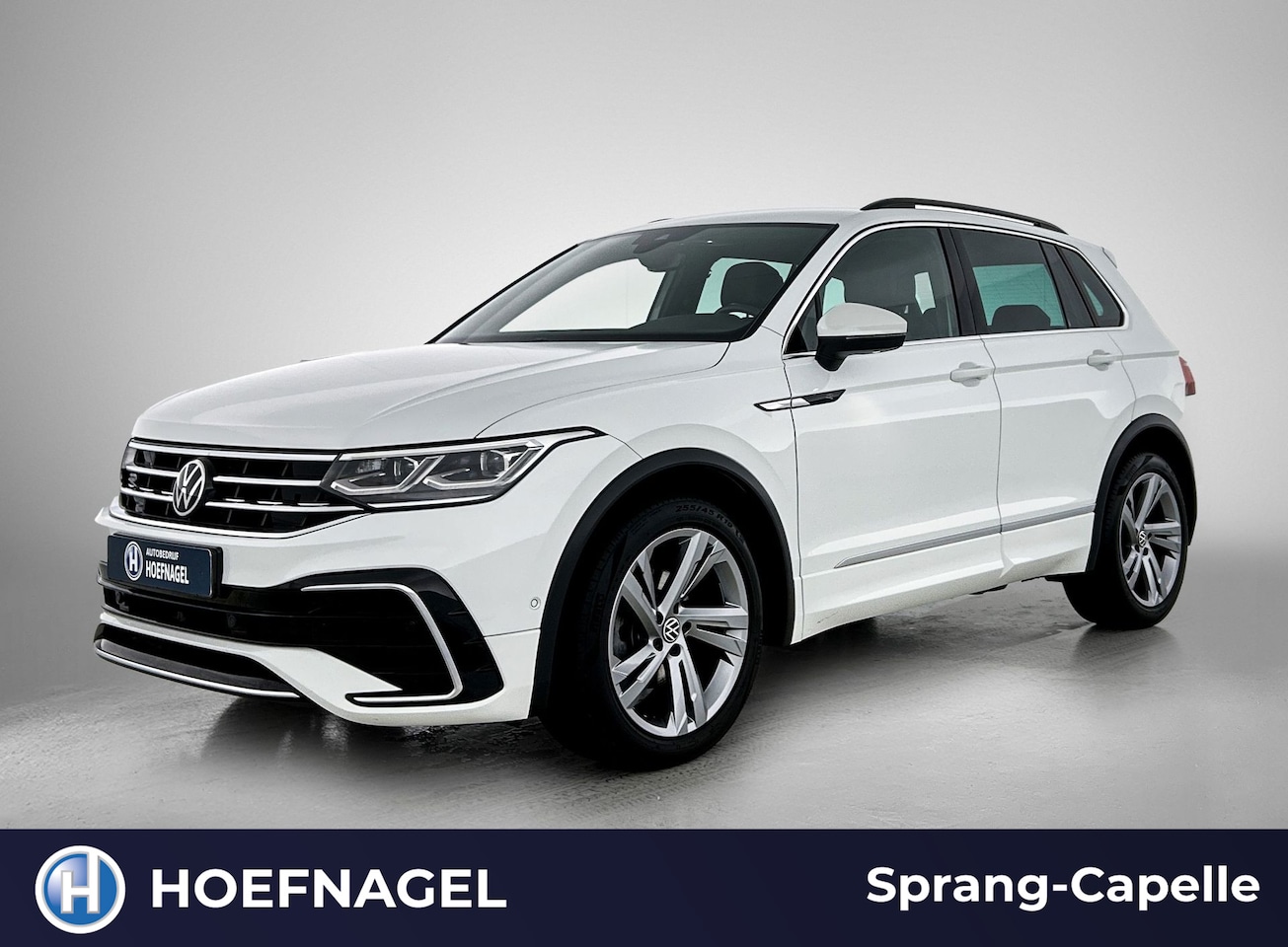 Volkswagen Tiguan - 1.5 TSI R-Line | Camera | Adaptive Cruise | CarPlay | Virtual Cockpit - AutoWereld.nl