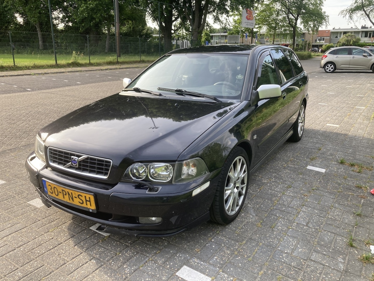 Volvo V40 - 2.0 T Europa Nordic Veel opties, nwe APK - AutoWereld.nl