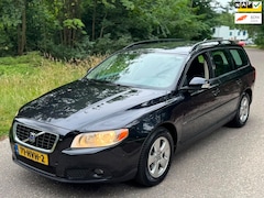 Volvo V70 - 2.4 D5 Kinetic 2009 Leer navi schakel zwart