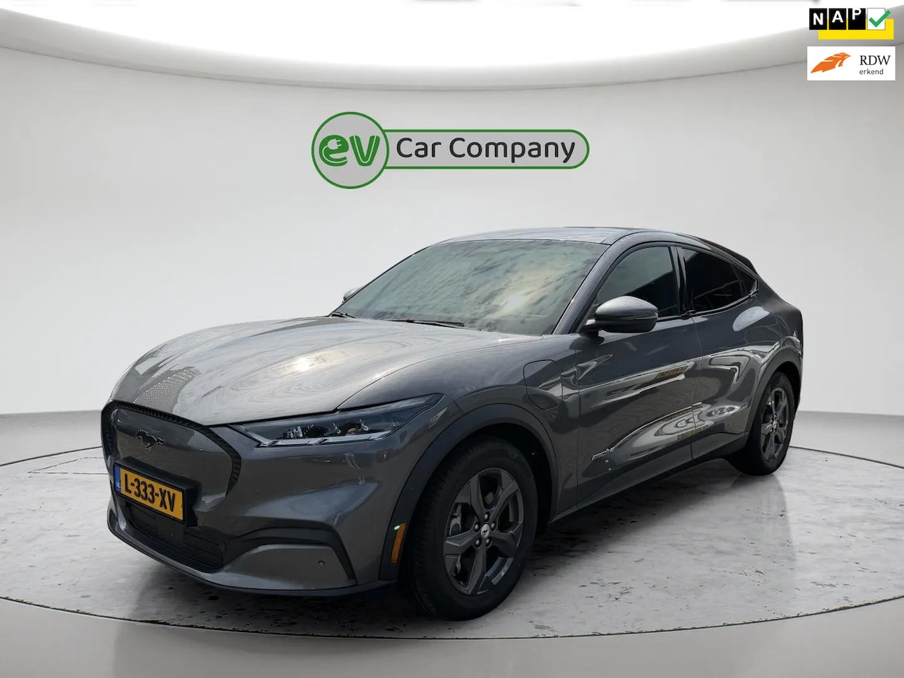 Ford Mustang Mach-E - RWD 75 kWh | SOH 95% | Trekhaak | CarPlay | Stoel- en stuurverwarming | 1e eigenaar | Incl - AutoWereld.nl